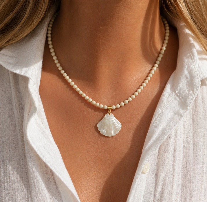 Collier doré Arielle-pendentif coquillage nacre et fermoir en T