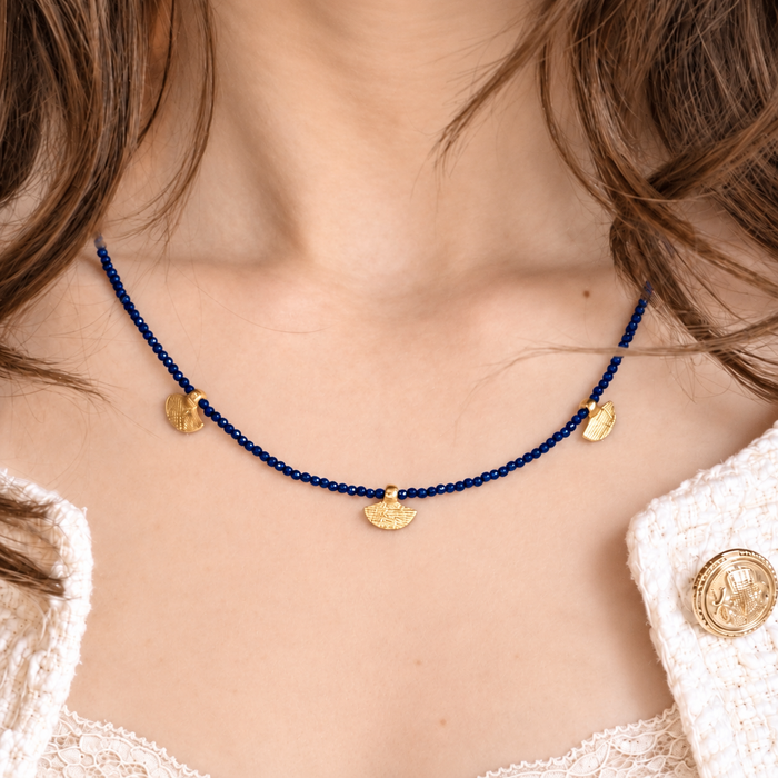 Collier doré Eline-perles de verre facettées et fermoir magnétique