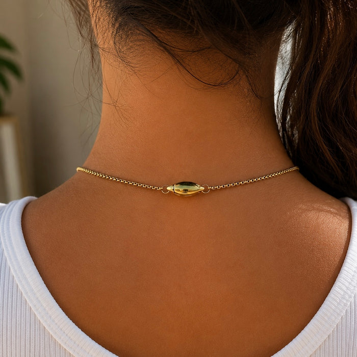 Chaine dorée Ondine-pendentif coquillage et fermoir magnétique