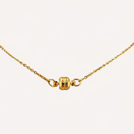 Chaine dorée Nina-pendentif goutte et fermoir magnétique