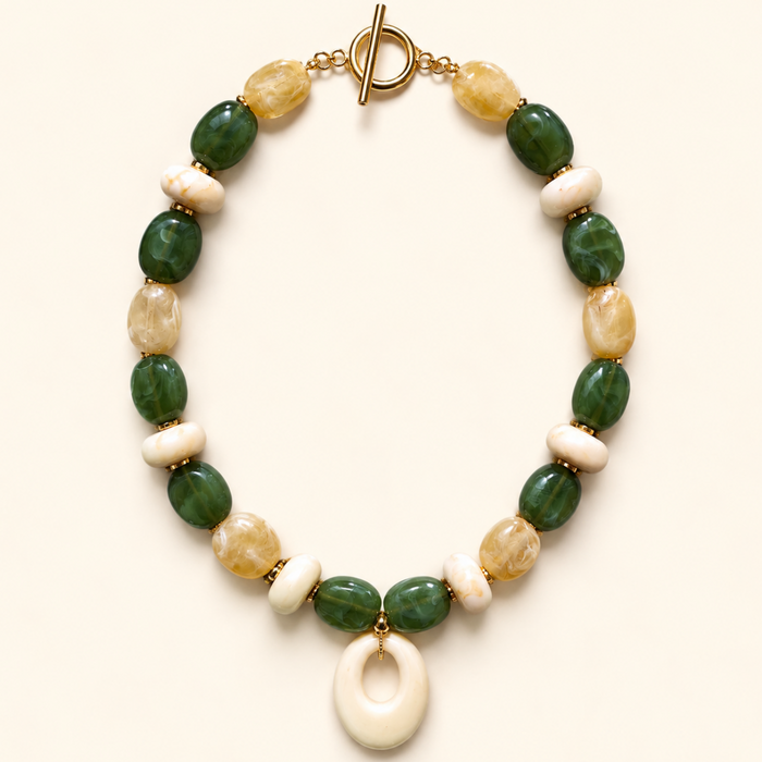 Collier doré Naya- perles acrylique-fermoir en T