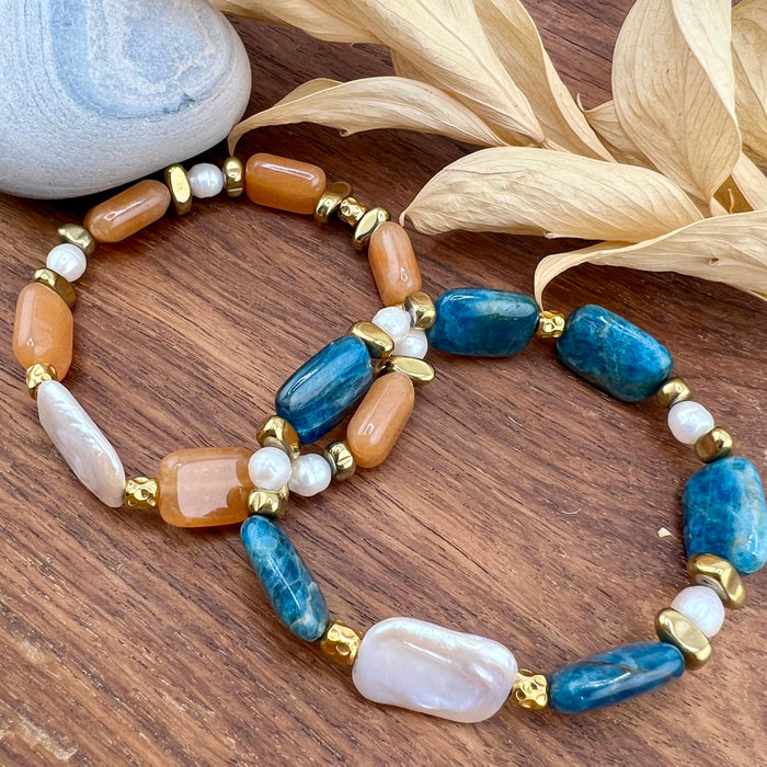 Bracelet doré Célestine-pierres lapis lazuli et perle d'eau douce et élastique
