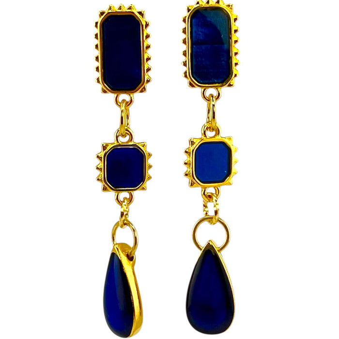 Boucles d'oreilles dorées Antoinette-résine bleu marine et clous dorés
