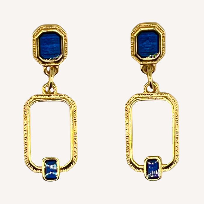 Boucles d'oreilles dorées Pompadour-résine nacrée et clous plaqués or