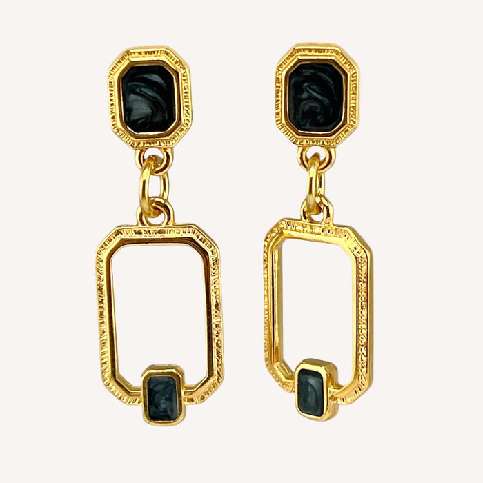 Boucles d'oreilles dorées Pompadour-résine nacrée et clous plaqués or