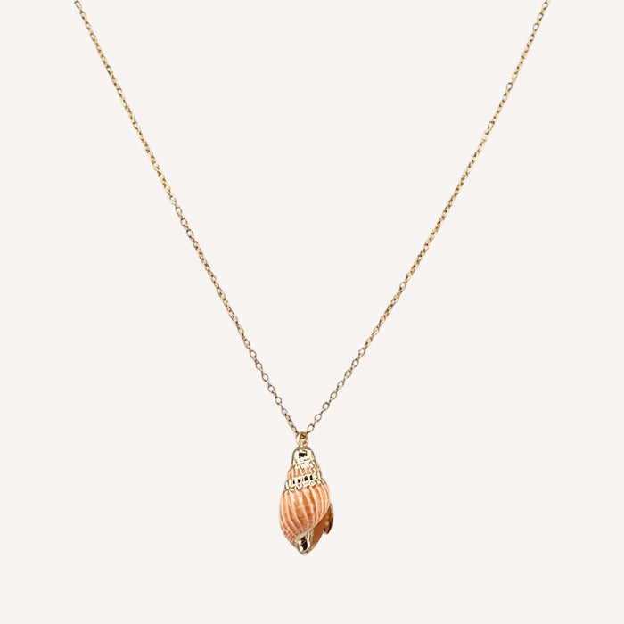 Chaine dorée Lou-pendentif coquillage et fermoir pression