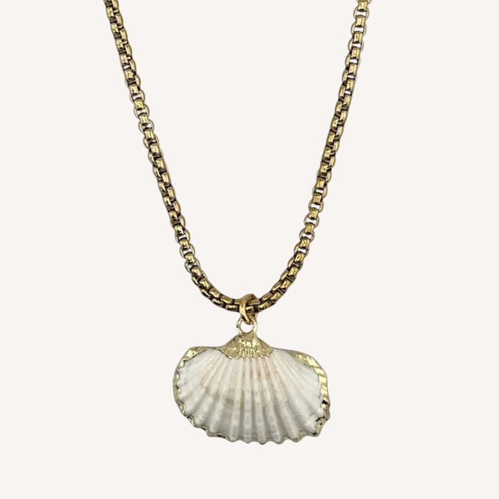 Chaine dorée Ondine-pendentif coquillage et fermoir magnétique