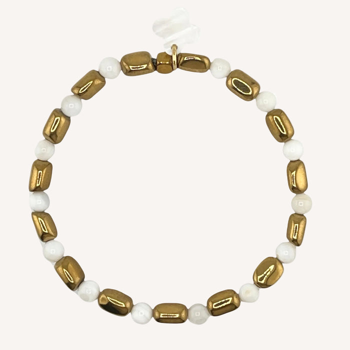 Bracelet doré Delphine-perles coquillage et élastique
