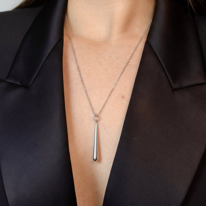 Chaine argentée Nina-pendentif goutte et fermoir magnétique