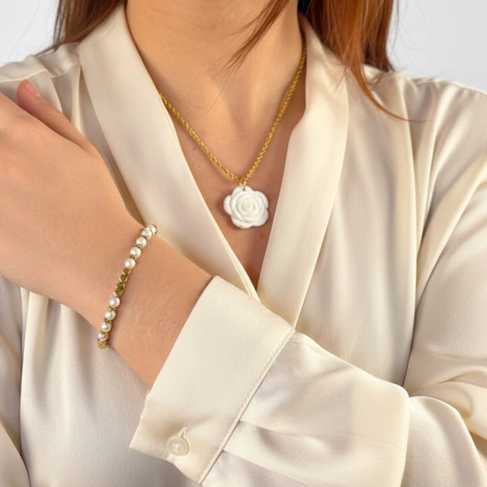 Bracelet doré Mathilde-perles d'eau douce et hématite et élastique