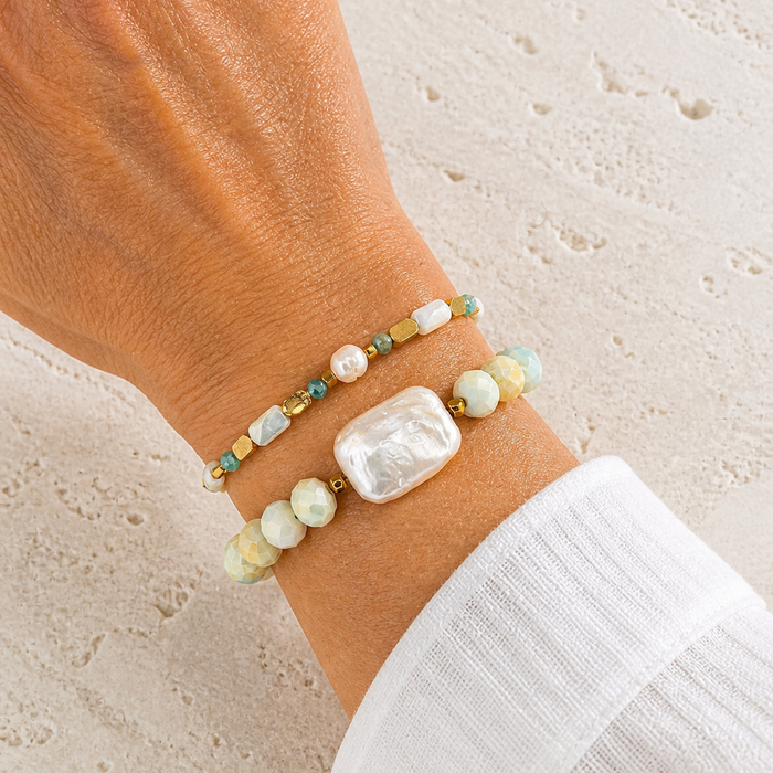 Bracelet doré Lucie-perle d'eau douce et élastique