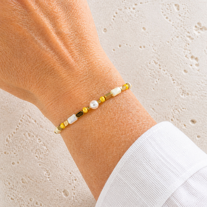 Bracelet doré Lucie-perle d'eau douce et élastique
