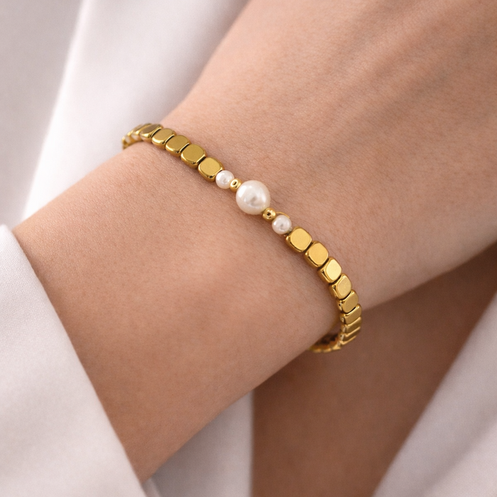 Bracelet doré Margot-perle d'eau douce et élastique