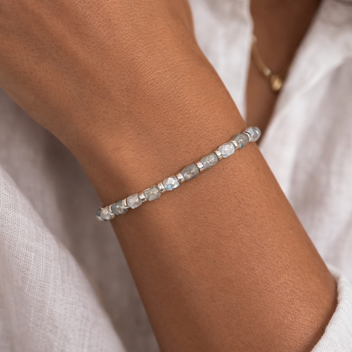 Bracelet argenté Yumiko-perles de bohème facettées et élastique